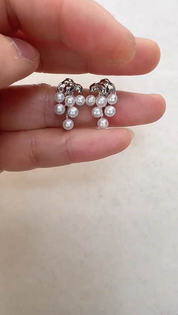 【闪购商品】淡水珍珠耳饰合金银色葡萄