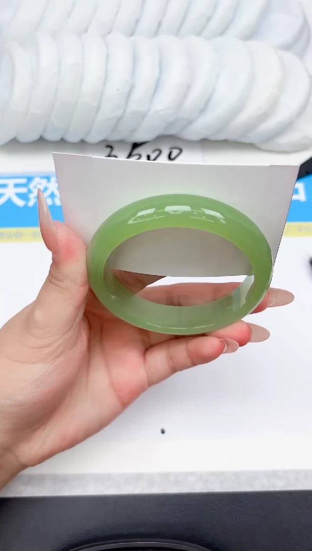 未镶嵌手镯石英质玉105-61.2