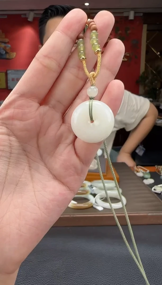 和田玉未镶嵌颈饰白玉平安扣