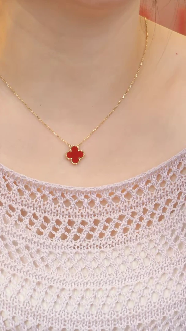 【闪购商品】玛瑙/玉髓项链18K金镶嵌红花