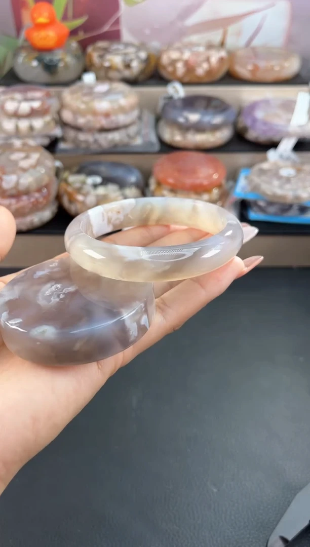 未镶嵌手镯石英质玉60