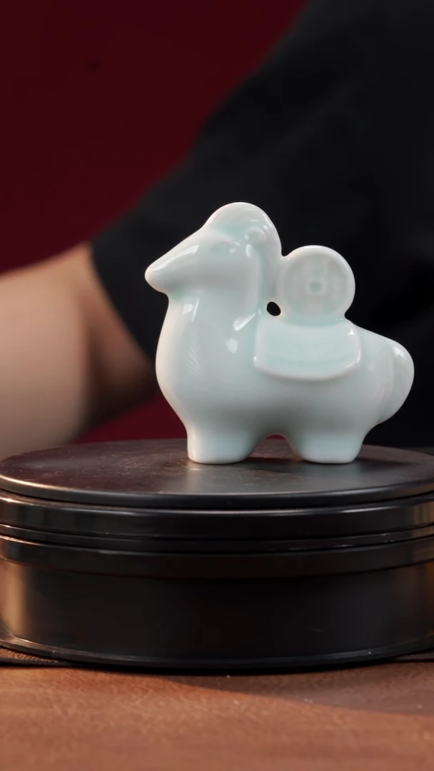 马上有钱---何白就是中国白---