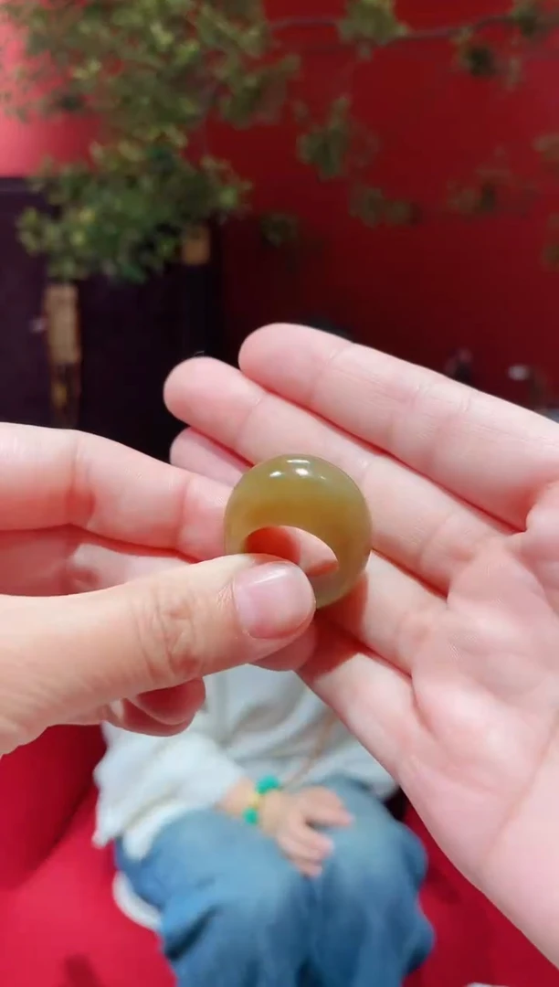 未镶嵌戒指和田玉和田玉