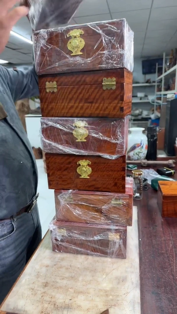 大果紫檀（缅甸花梨）木雕款工艺品88888888