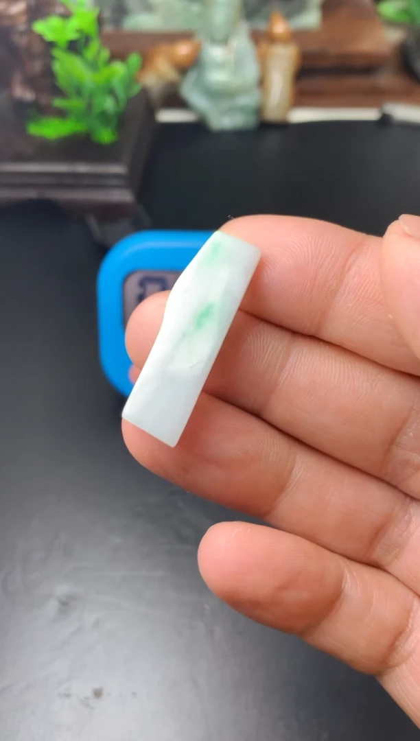 颈饰未镶嵌翡翠陈*料子