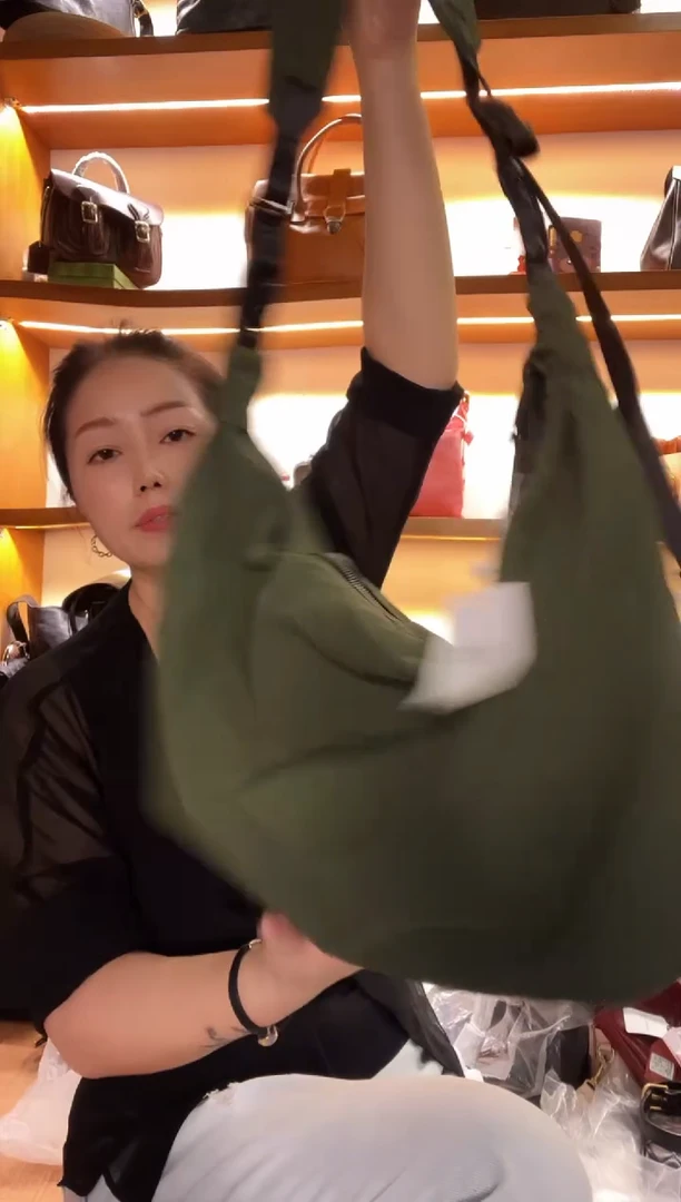 黄牛剖层皮革  高端订制时尚百搭女士手提斜跨包