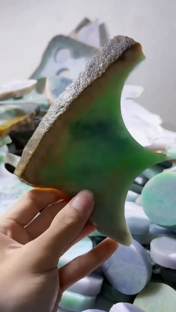 翡翠裸石 缅甸翡翠A货陈7544