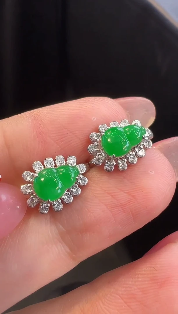 18K金镶嵌翡翠耳饰耳饰