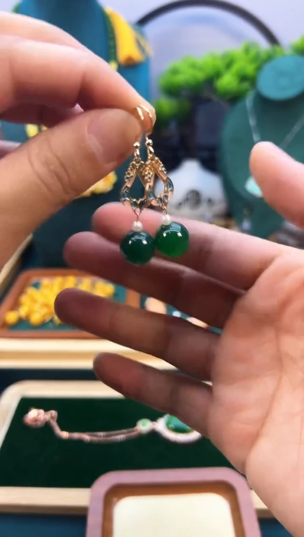 翡翠14K金镶嵌耳饰E53