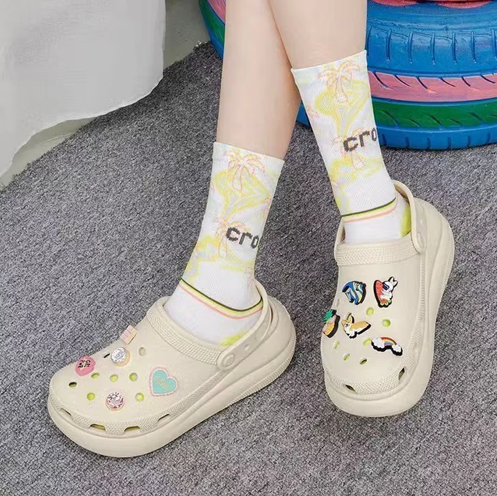 【泡浮】百搭女款夏季两穿防滑全新洞洞鞋