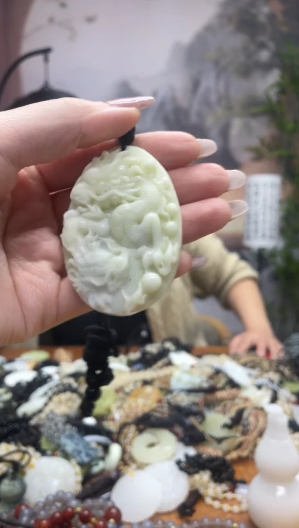 未镶嵌岫玉吊坠·