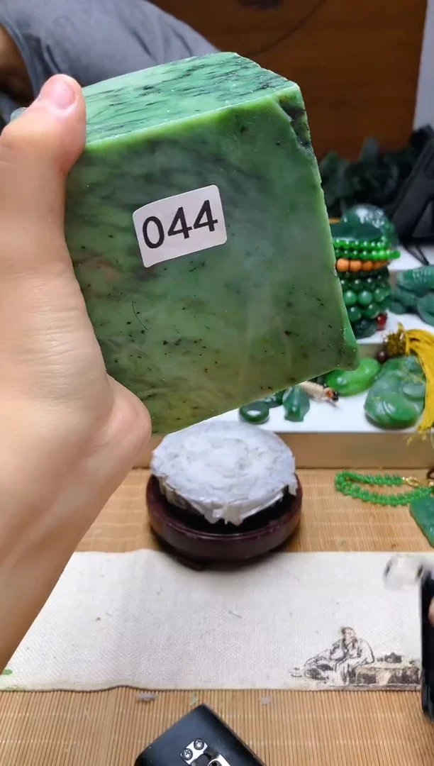 未镶嵌和田玉（碧玉）珠宝半成品1