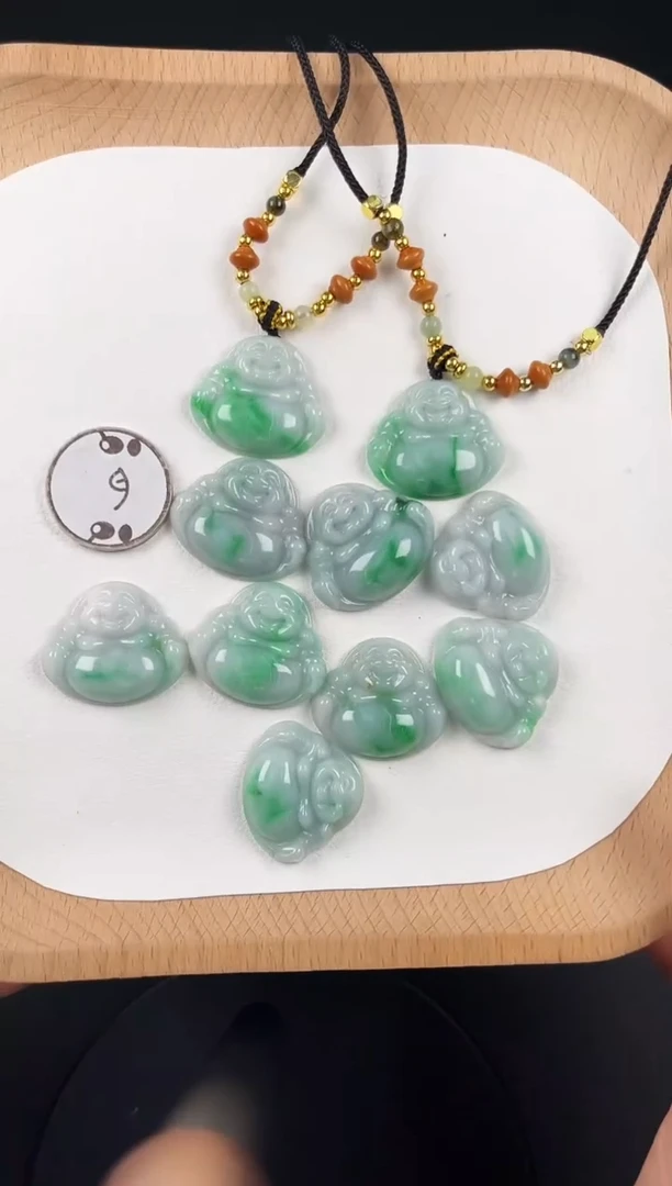 颈饰未镶嵌翡翠LC016翡翠细油飘阳绿小佛+送同款绳子多样性发其一