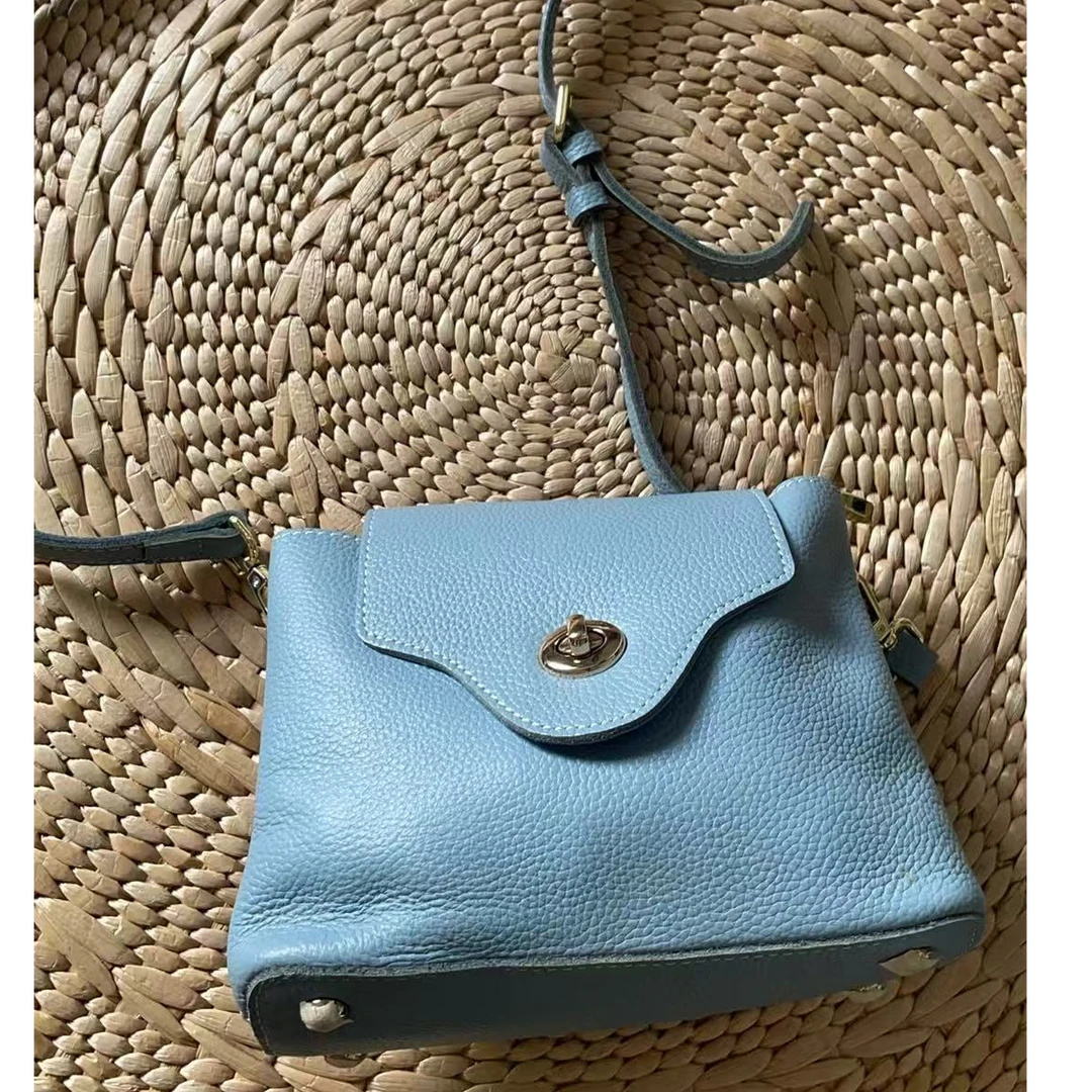 新款包包尺寸：20*8*14 女士斜跨包B-26