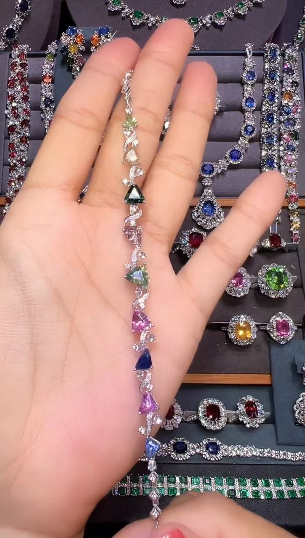 戒指彩色蓝宝石18K金镶嵌