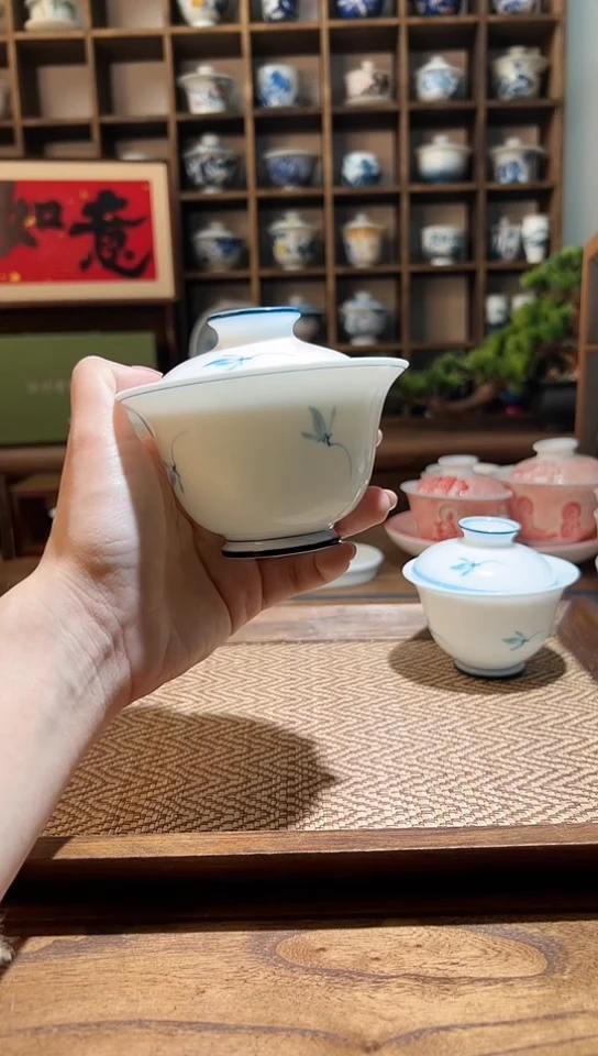 【闪购商品】手绘玉兰花大二才盖碗