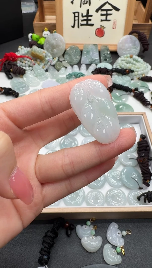 颈饰未镶嵌翡翠Y*叶子多样性发其一