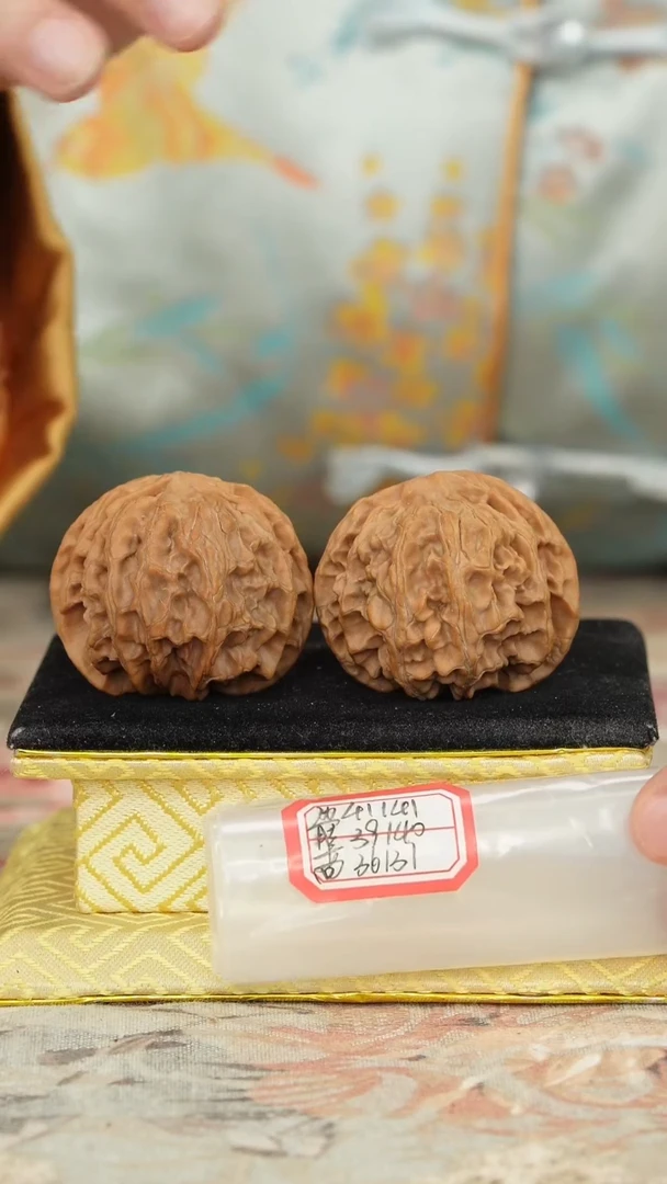 【闪购商品】文玩核桃把件苹果园