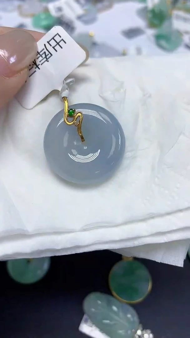 翡翠18K金镶嵌颈饰天然缅甸翡翠A货