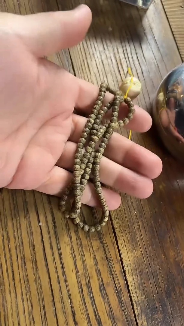 无非金属5x4mm  小金点长串