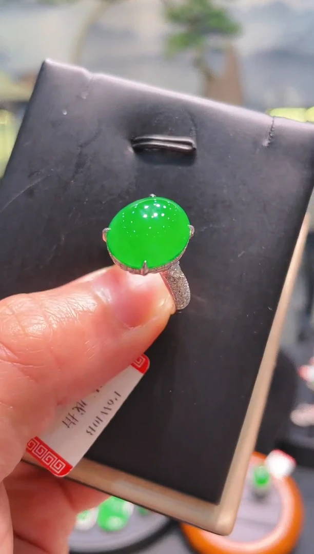 翡翠18K金镶嵌颈饰翡翠A119