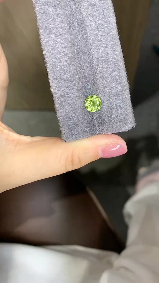 未镶嵌橄榄石笔搁2裸石多样性发一颗