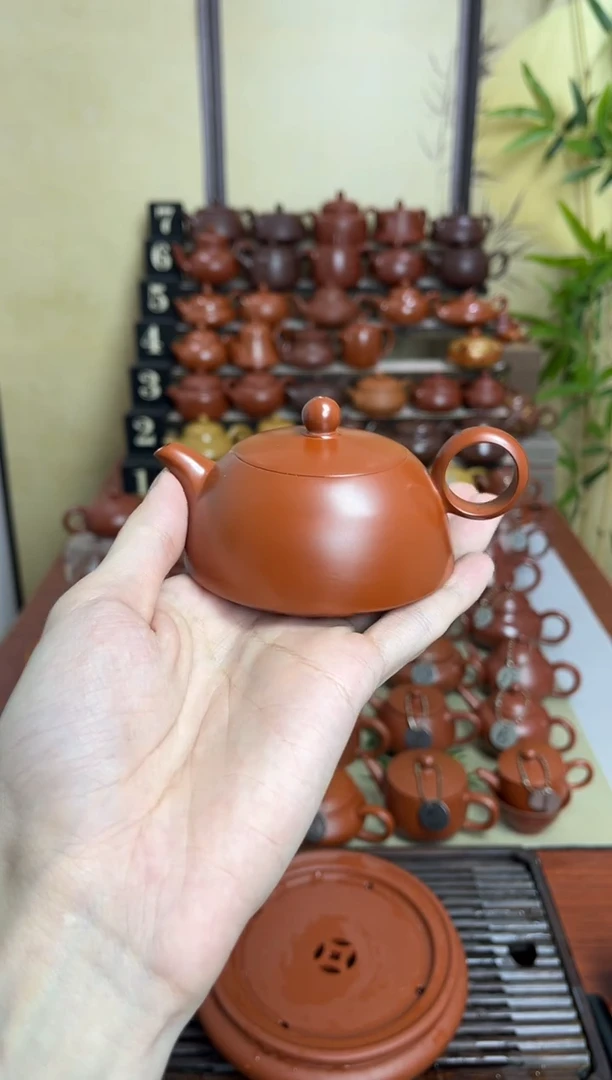 泰*绒日月星辰半月壶带证书礼盒