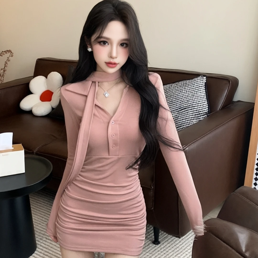 高级设计感性感V领飘带褶皱连衣裙女秋冬气质加厚收腰包臀A字短裙