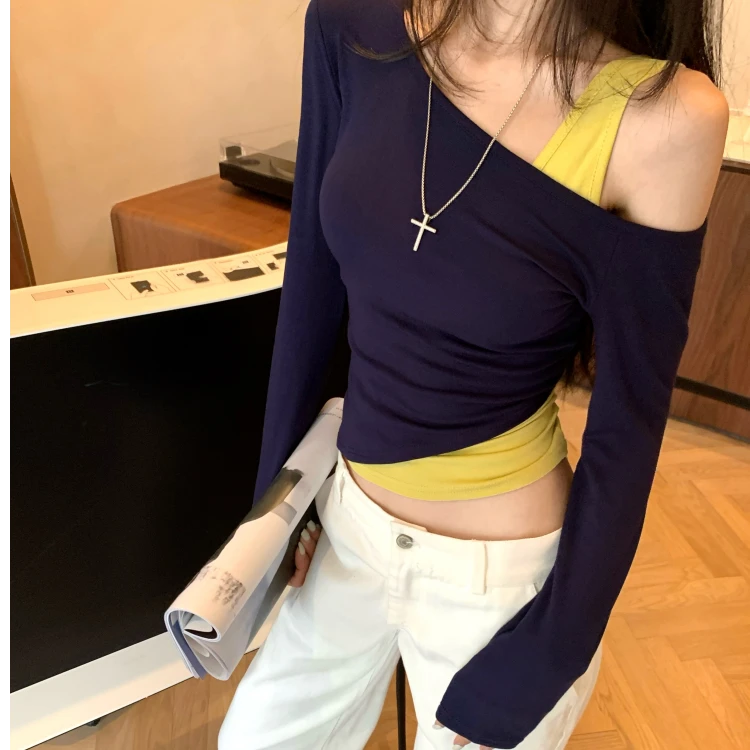 韩系设计感撞色假两件斜肩长袖t恤秋冬新款修身显瘦收腰甜辣上衣