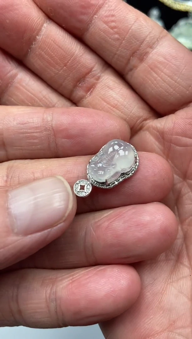 【闪购商品】翡翠吊坠(不含链)18K金镶嵌貔貅