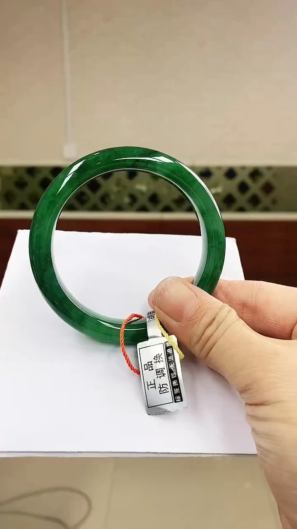 未镶嵌手镯石英质玉（非洲翠）1