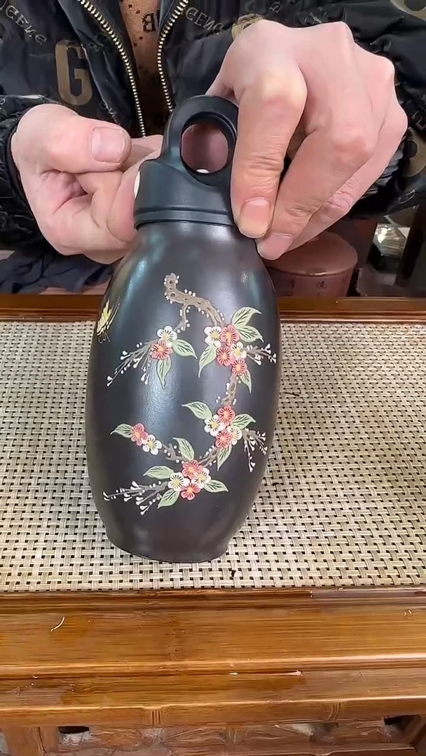 【闪购商品】紫砂茶杯单层 石黄 泥绘蝶恋花龙蛋