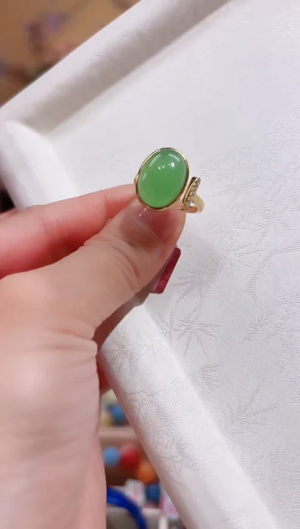 银S925镶嵌石英质玉戒指澳玉设计款