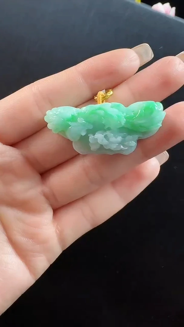 颈饰未镶嵌翡翠凤穿牡丹