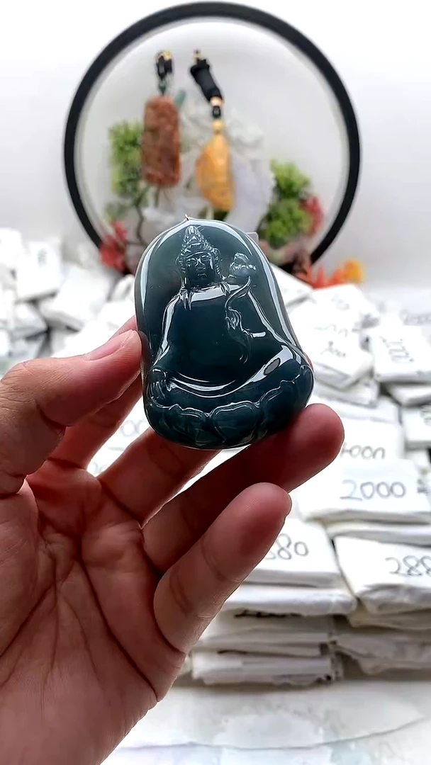 颈饰未镶嵌翡翠大势至