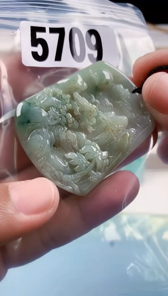 【闪购商品】翡翠挂件未镶嵌天然翡翠吊坠挂件