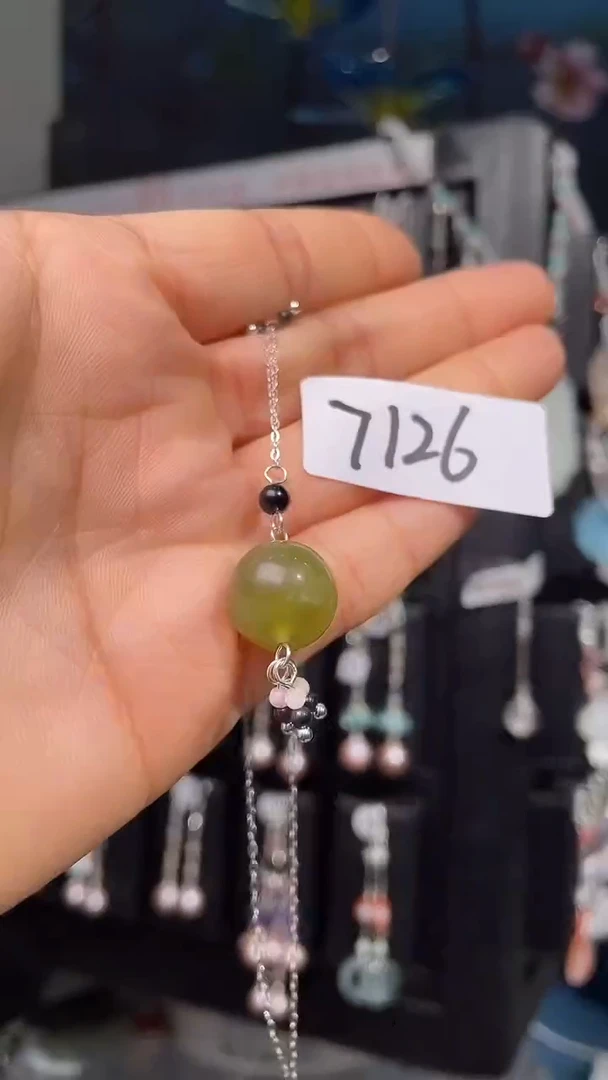 未镶嵌岫玉颈饰喜欢拍