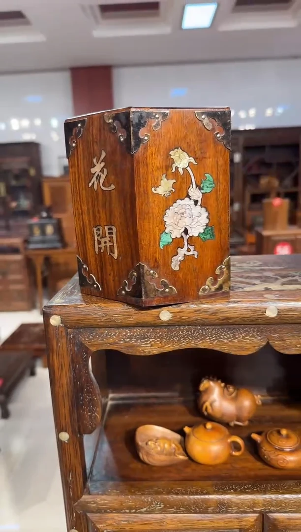 【闪购商品】木木艺花开富贵黄笔筒168.88