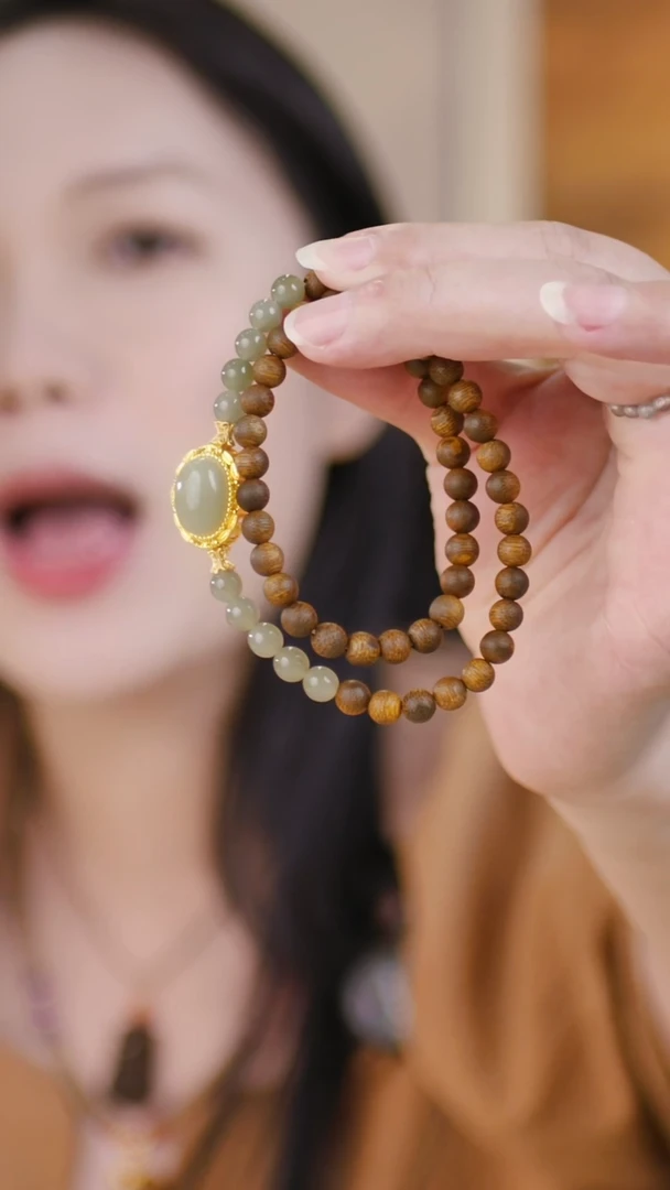 手串未镶嵌和田玉（两圈沉水黄奇楠0.6+蛋面）