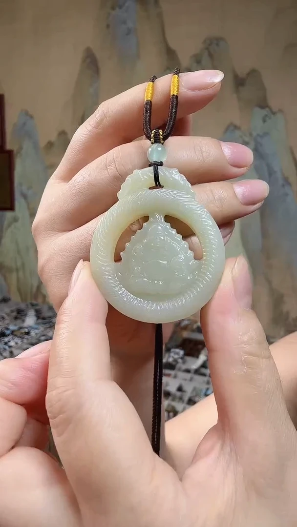 颈饰未镶嵌和田玉.
