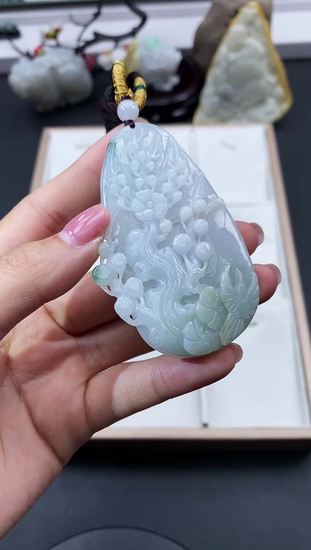 翡翠未镶嵌颈饰天然缅甸A货翡翠