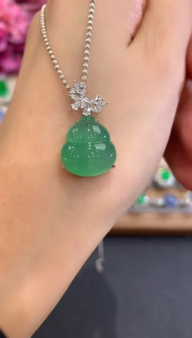 吊坠(不含链)18K金镶嵌翡翠w55