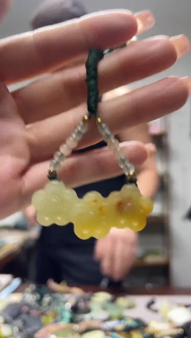 未镶嵌岫玉吊坠·