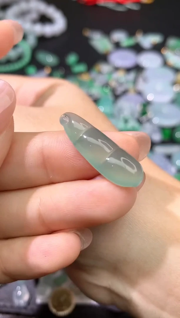 颈饰未镶嵌翡翠吊坠