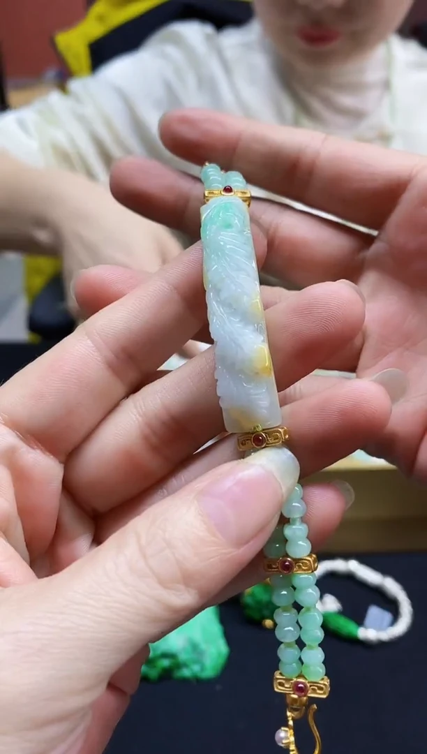 颈饰未镶嵌翡翠手牌
