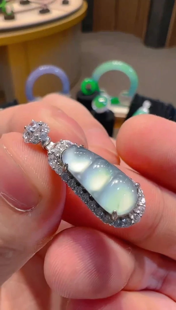 【闪购商品】翡翠吊坠(不含链)银S925镶嵌多样性发货一件