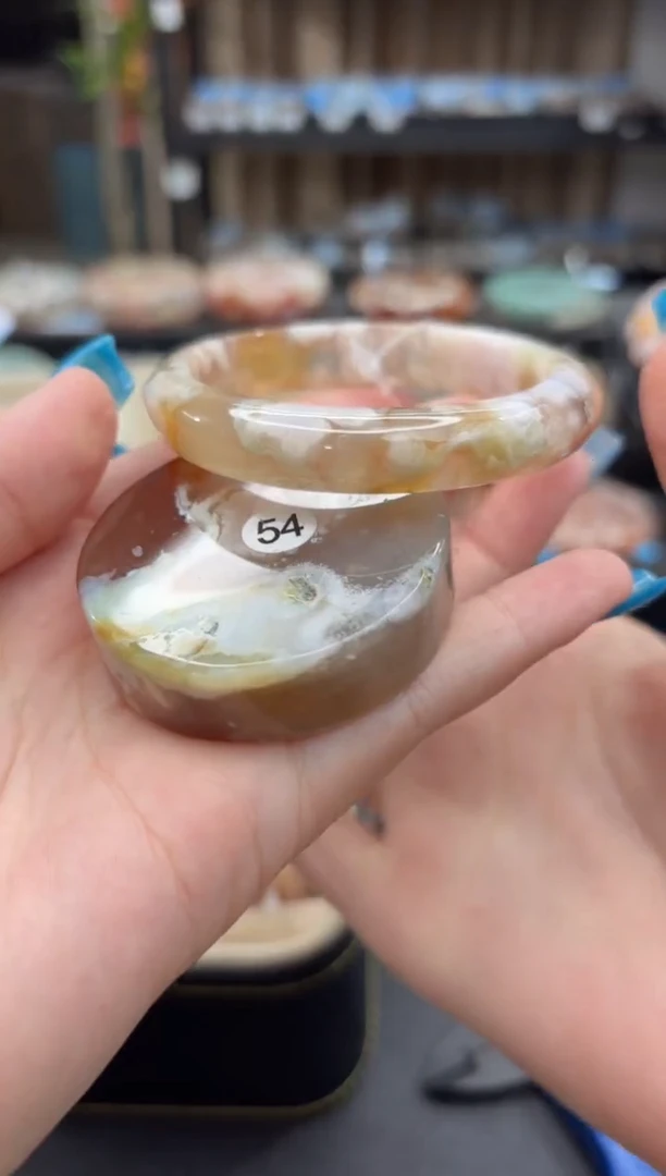 未镶嵌手镯石英质玉672(54圈赠送镯心)