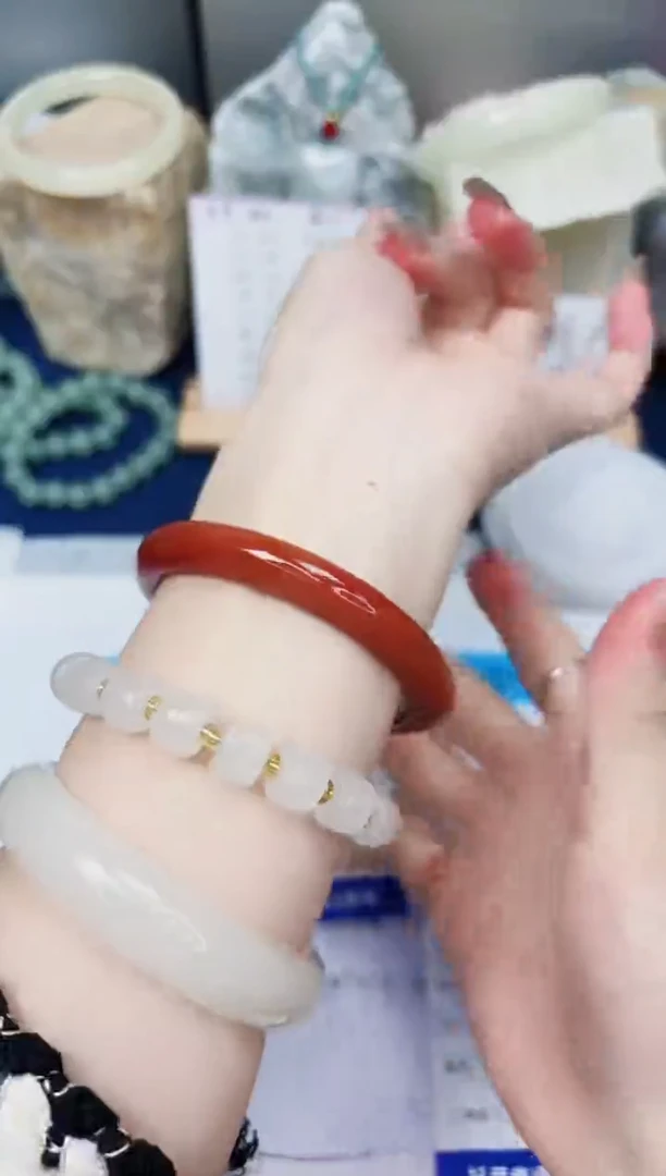 【闪购商品】石英质玉手镯未镶嵌439-玛瑙-圈口57