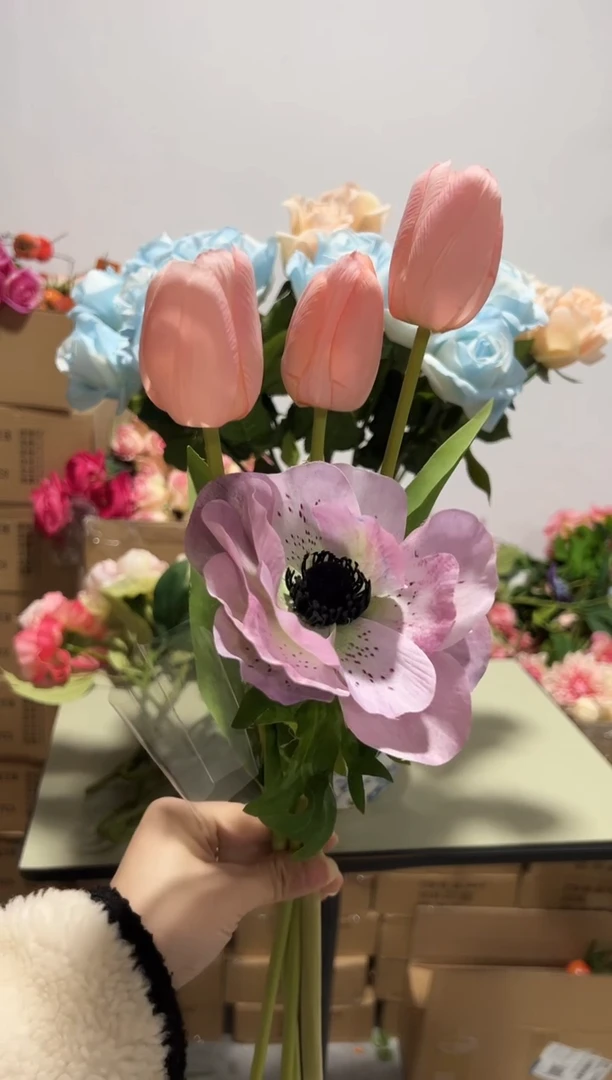 3枝粉色郁金香1枝粉色银莲