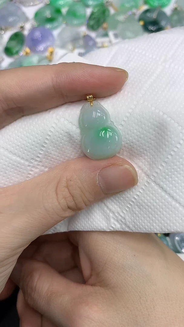 颈饰18K金镶嵌翡翠1111111111111